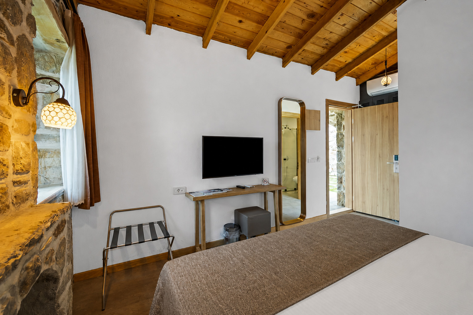 zeytin-otel-tas-oda-detay